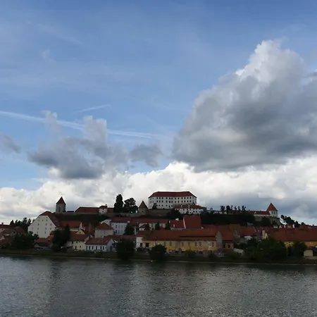 Pocitniska Hisa V Mestnem Vrhu Na Ptuju * Ptuj