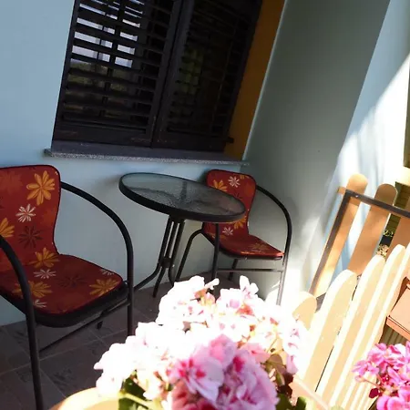 Pocitniska Hisa V Mestnem Vrhu Na Ptuju בית נופש פטוי